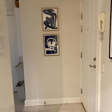 400 M From Metro Modern Cozy Apartament