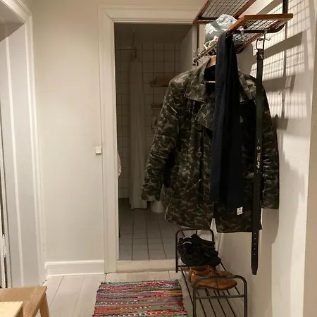 400 M From Metro Modern Cozy *