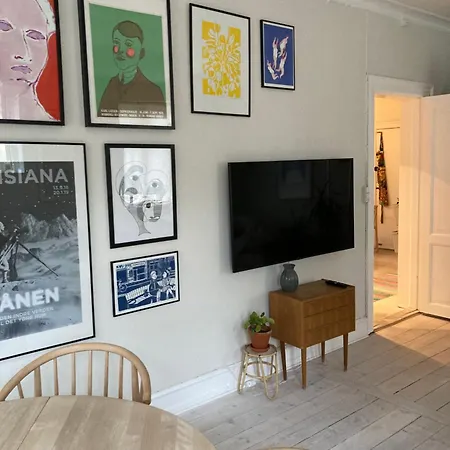 400 M From Metro Modern Cozy Apartment *