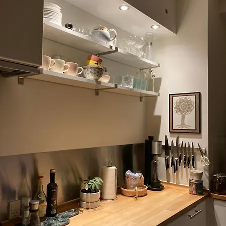 Apartmán 400 M From Metro Modern Cozy *