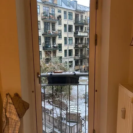 400 M From Metro Modern Cozy Apartmán